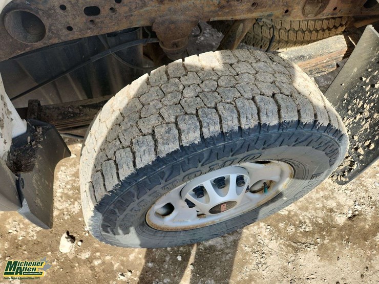 2016-gmc-sierra-2500hd-image-10