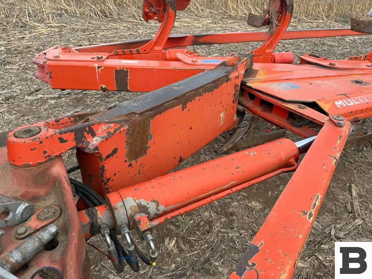 kuhn-multi-master-100dl-6-bottom-plow-image-12