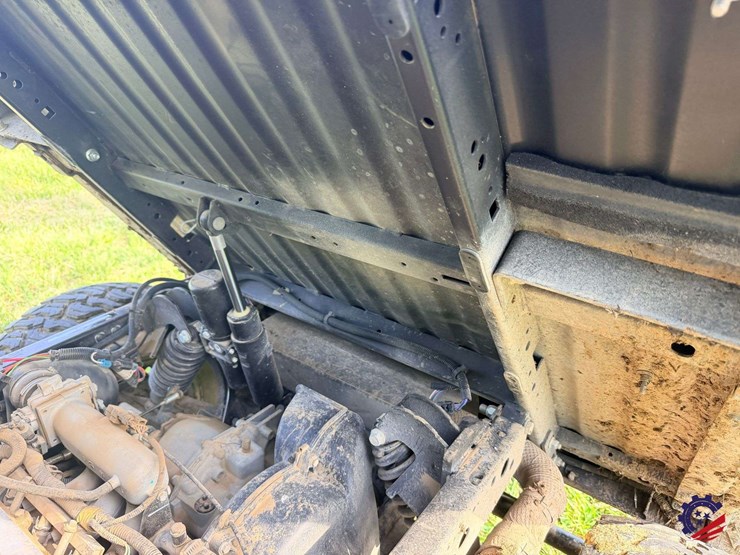 2023-john-deere-gator-xuv-835r-image-40