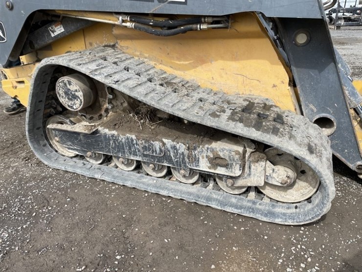 2013-deere-333e-image-12