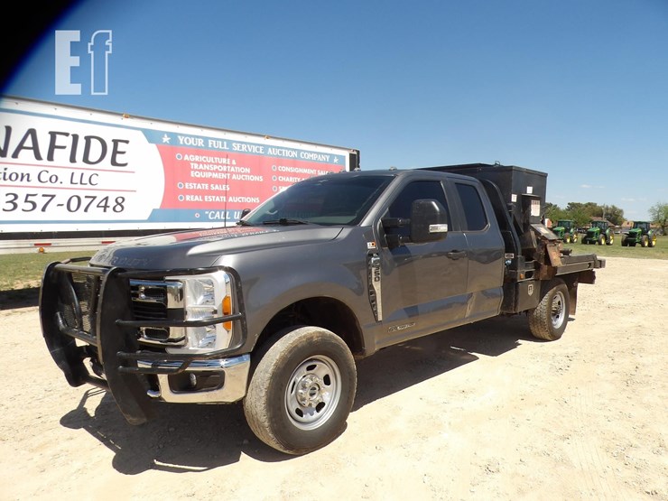 2023-ford-f350-image-1