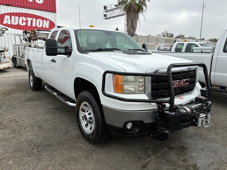 2012-gmc-sierra-3500-image-2