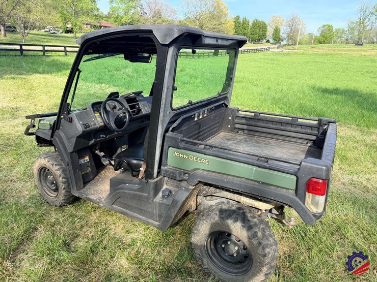 2019-john-deere-gator-xuv-835m-image-3