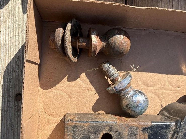 2"-ball-receiver-&-other-balls-image-2