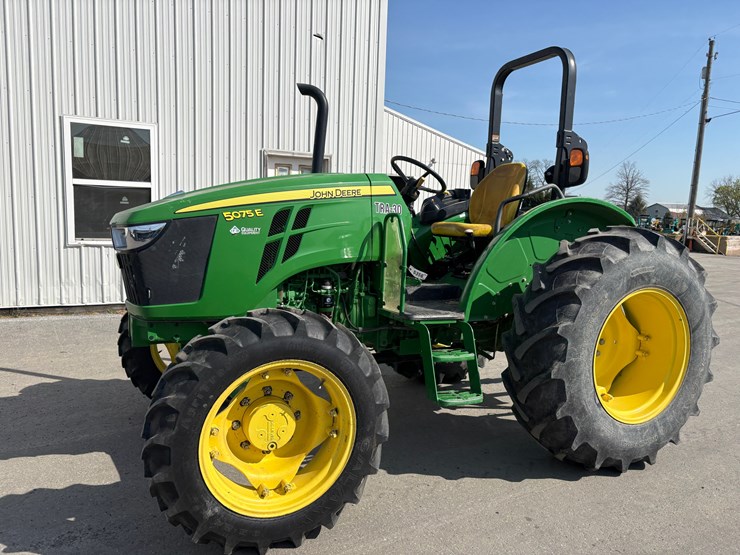 john-deere-5075e-image-2