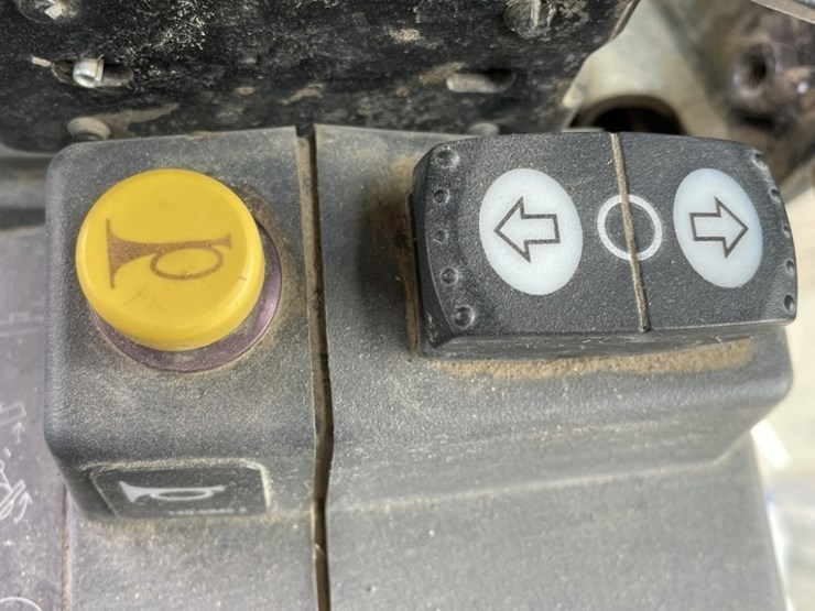 2018-caterpillar-12m3-awd-image-52