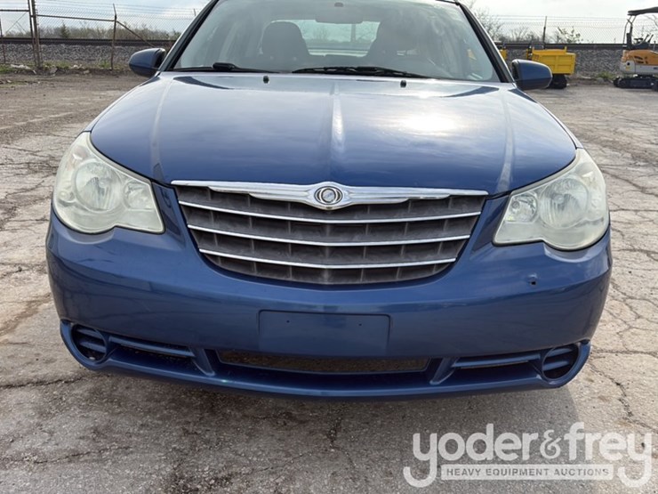2010-chrysler-sebring-image-33