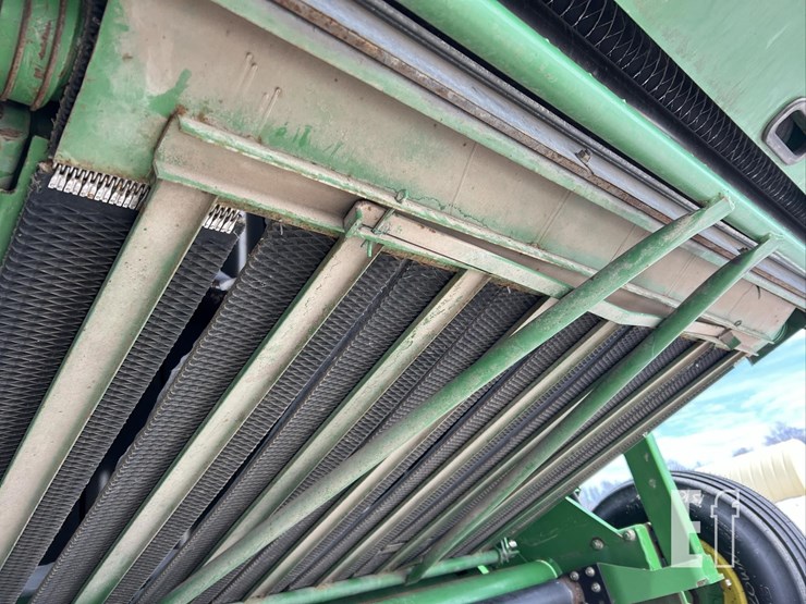 2001-john-deere-567-image-28