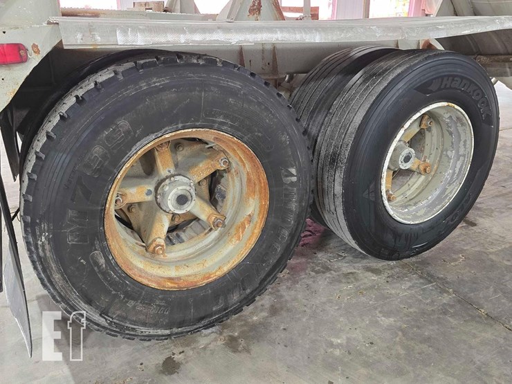 40-foot-pneumatic-tank-trailer-image-20