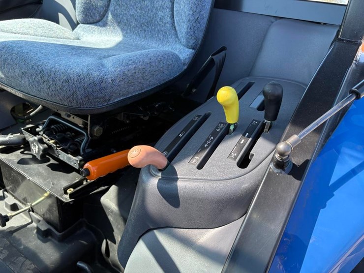 new-holland-t2320-image-20