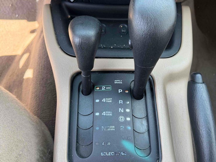 2001-jeep-grand-cherokee-laredo-image-19