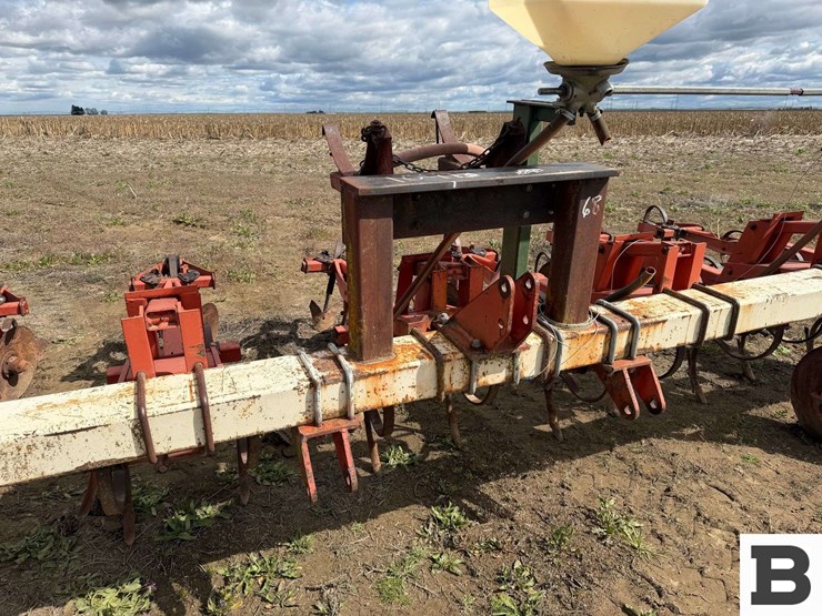 6-row-s-tine-cultivator-image-8