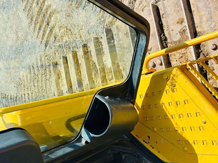 2022-komatsu-d65px-18-image-63