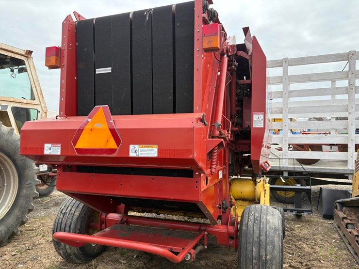 new-holland-br7060-image-5