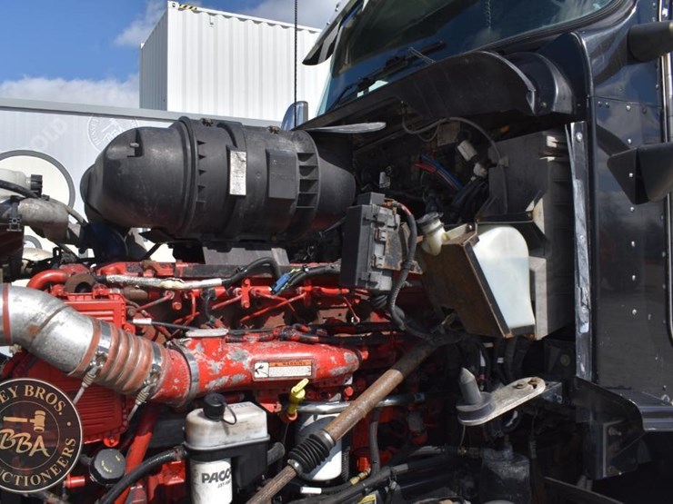 2013-kenworth-t660-image-26