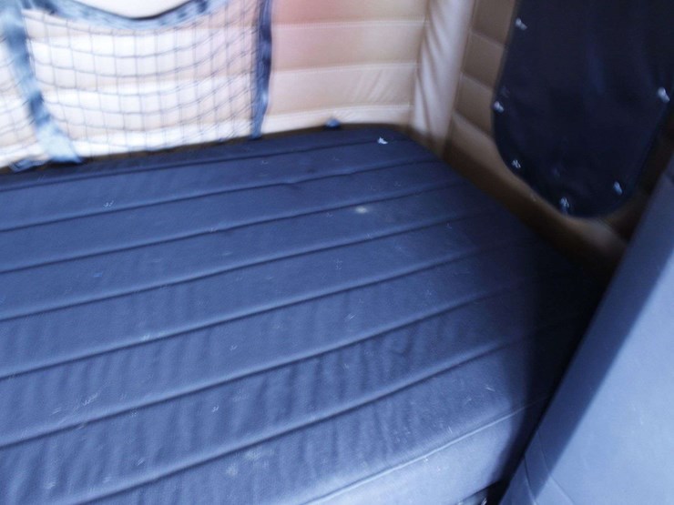 2019-freightliner-cascadia-126-image-3