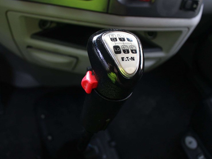 2019-peterbilt-579-image-28