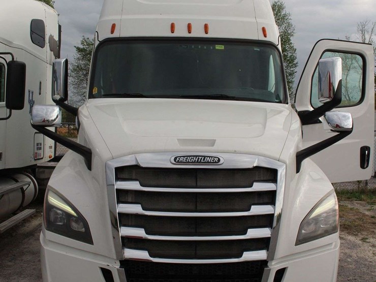 2019-freightliner-cascadia-126-image-21