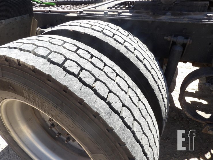 2005-kenworth-w900l-image-15