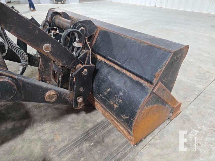 2005-caterpillar-420d-it-image-11