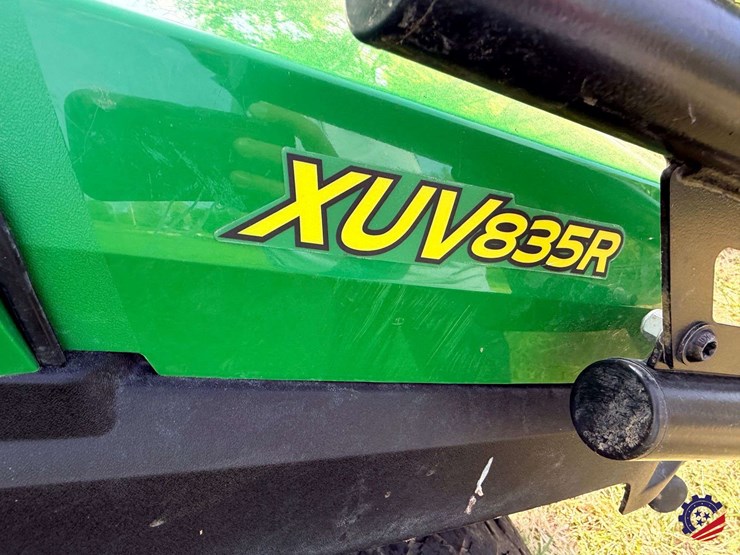 2024-john-deere-gator-xuv-835r-image-10