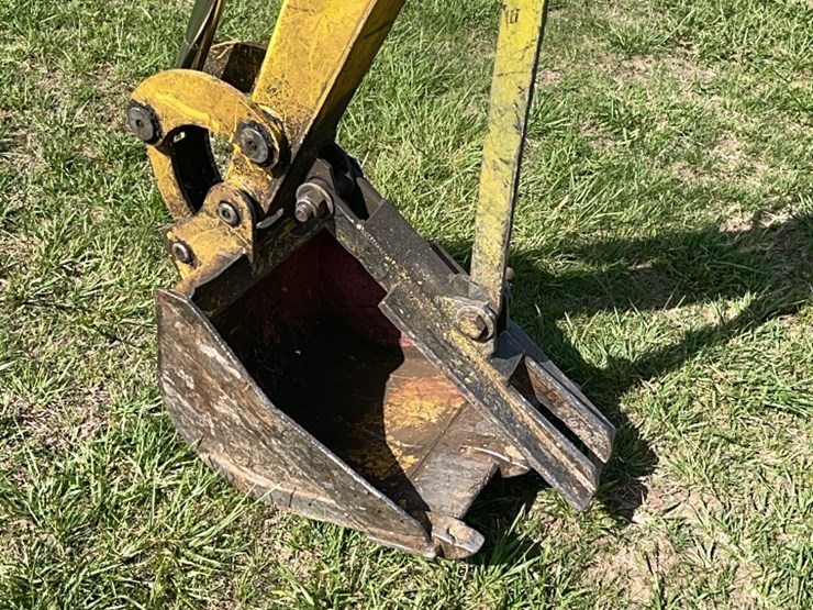 agrotk-r35-mini-excavator-346-hours-kubota-engine-image-6