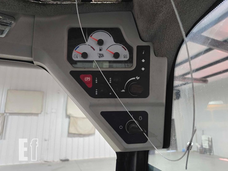 2020-jcb-3ts-8t-image-19