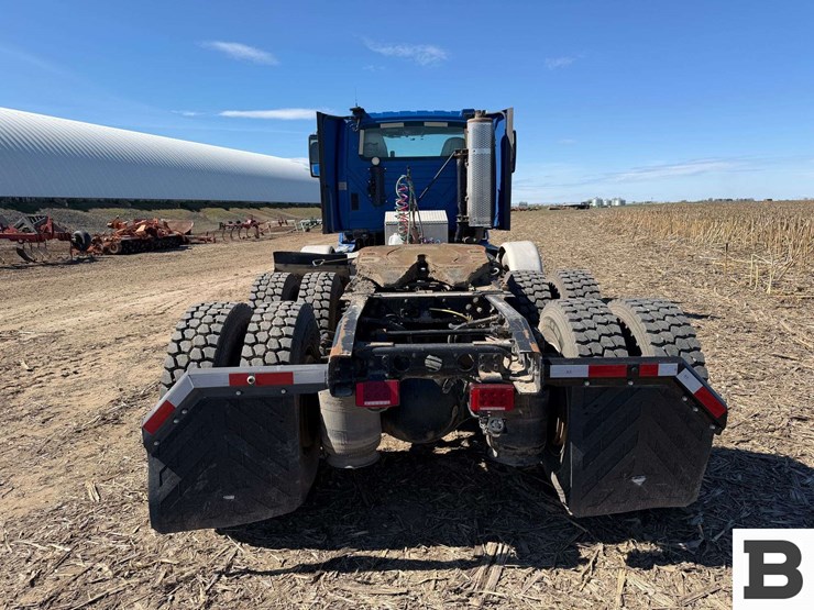 2013-international-prostar-image-5