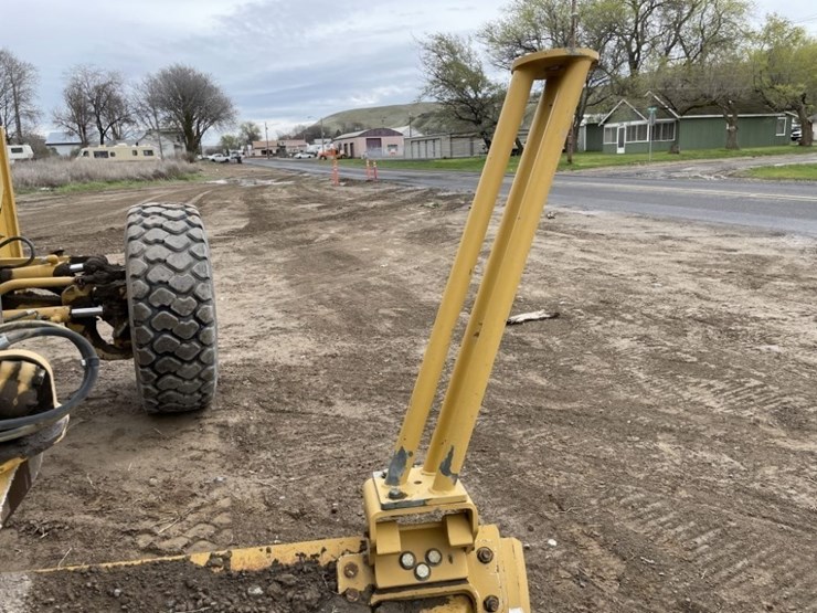 2018-caterpillar-12m3-awd-image-56