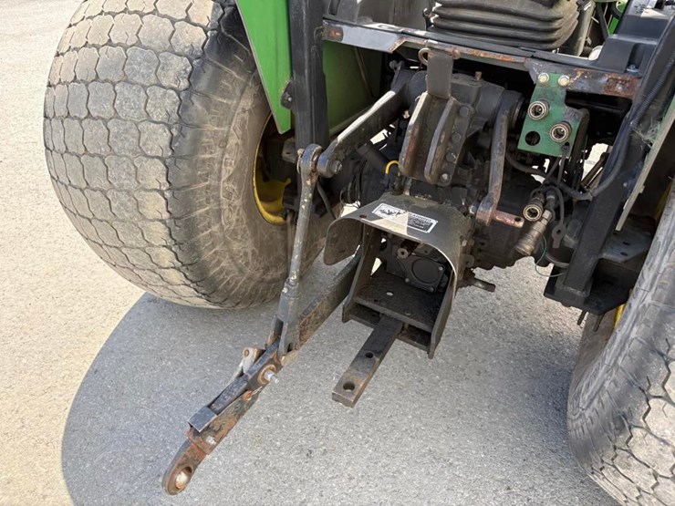 john-deere-4710-image-12