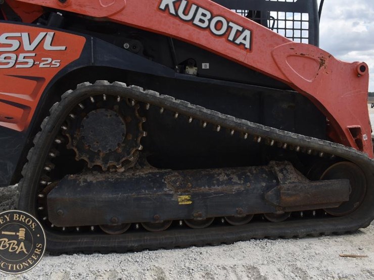 2019-kubota-svl95-2s-image-32