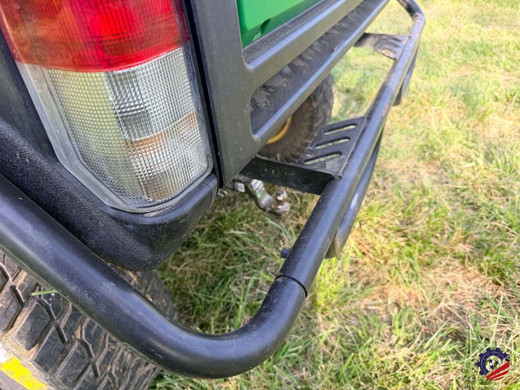 2024-john-deere-gator-xuv-835r-image-24