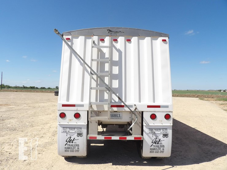 2010-jet-34-ft-image-4