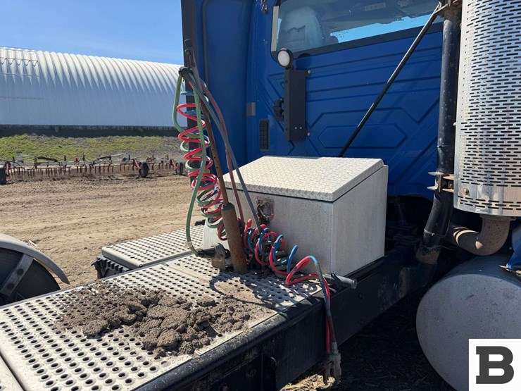 2013-international-prostar-image-28