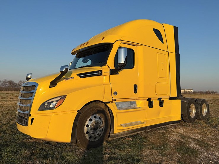 2023-freightliner-cascadia-126-image-1