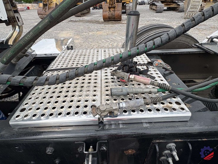 2024-international-hx520-image-34