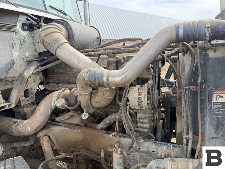 freightliner-tank-truck---non-running-truck-image-15