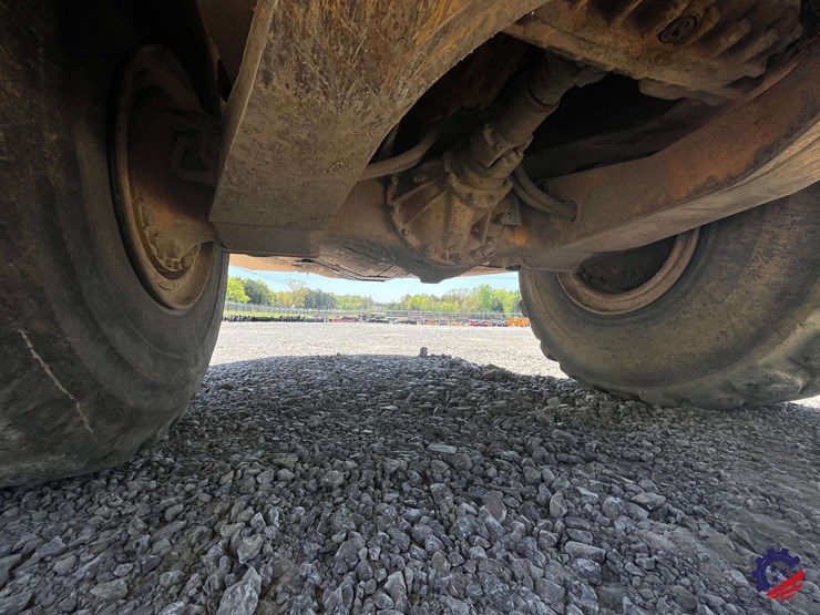 2010-volvo-a40e-image-27