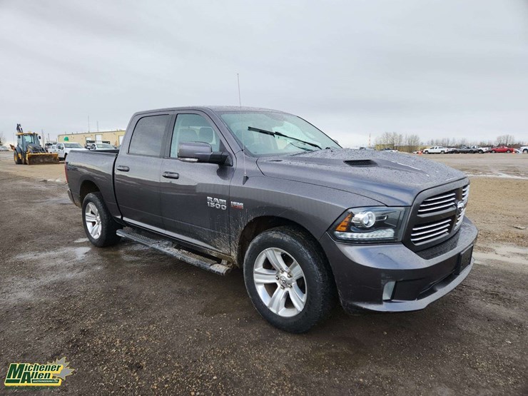 2016-dodge-1500-image-2