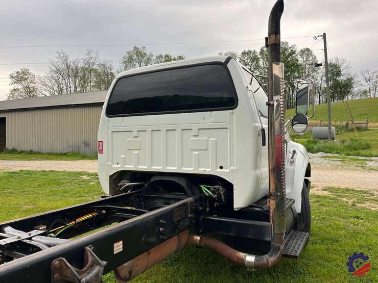 2006-ford-f750-image-19