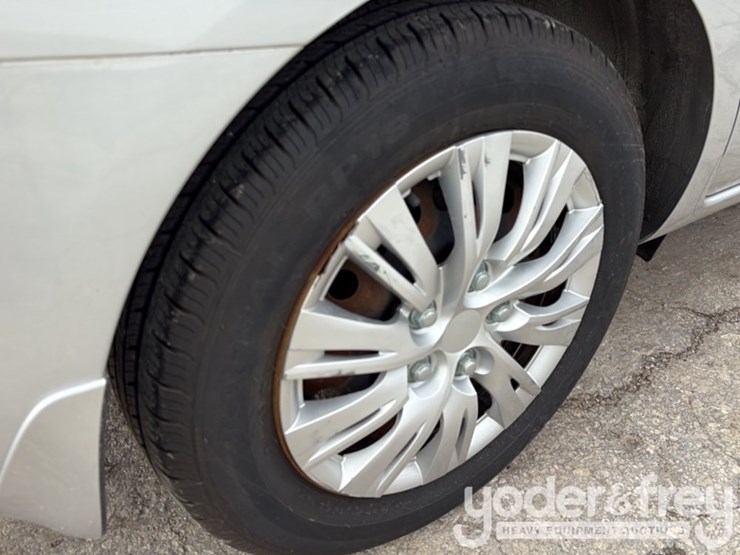 2015-nissan-versa-image-21