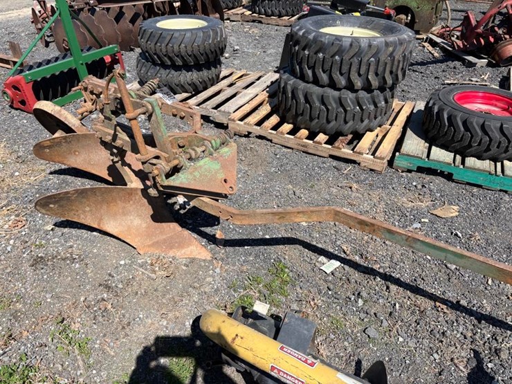 john-deere-2-image-1