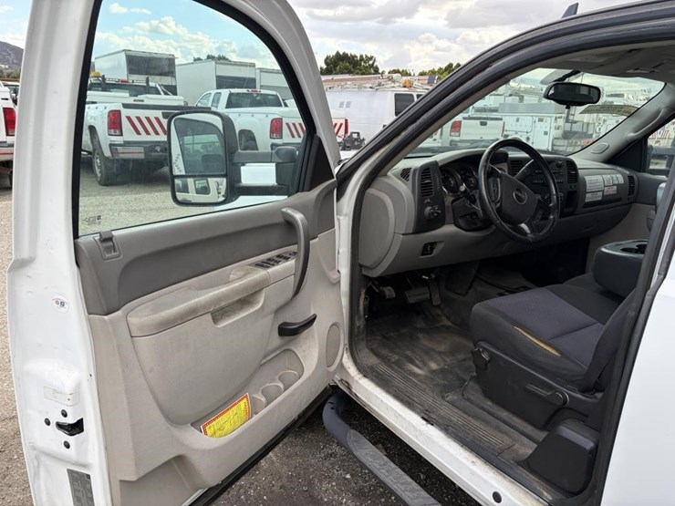 2012-gmc-sierra-2500-image-14