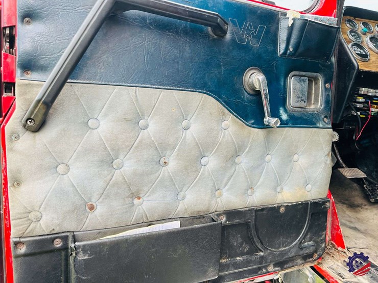 2000-western-star-4900-image-56