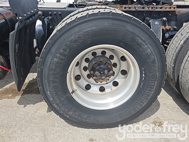 2019-freightliner-cascadia-125-image-14