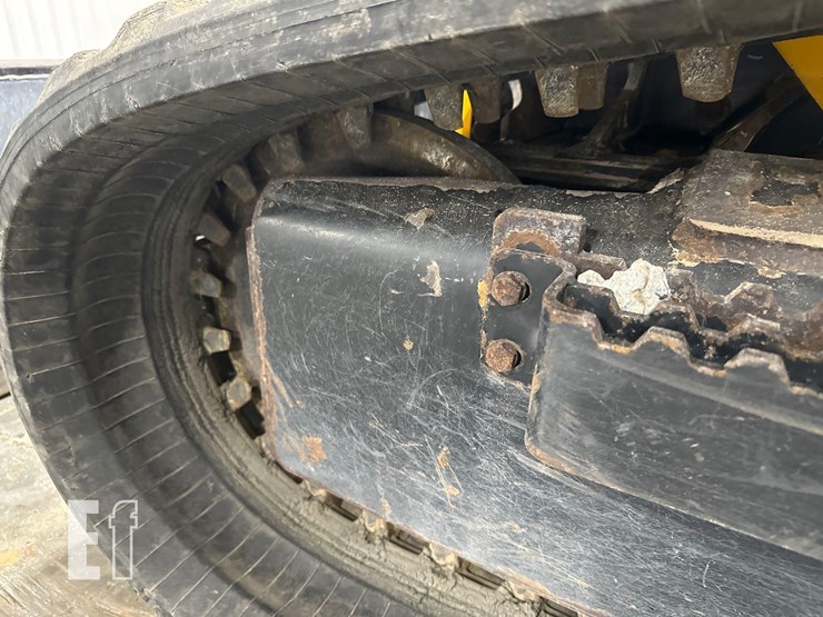 2021-jcb-3ts-8t-image-25