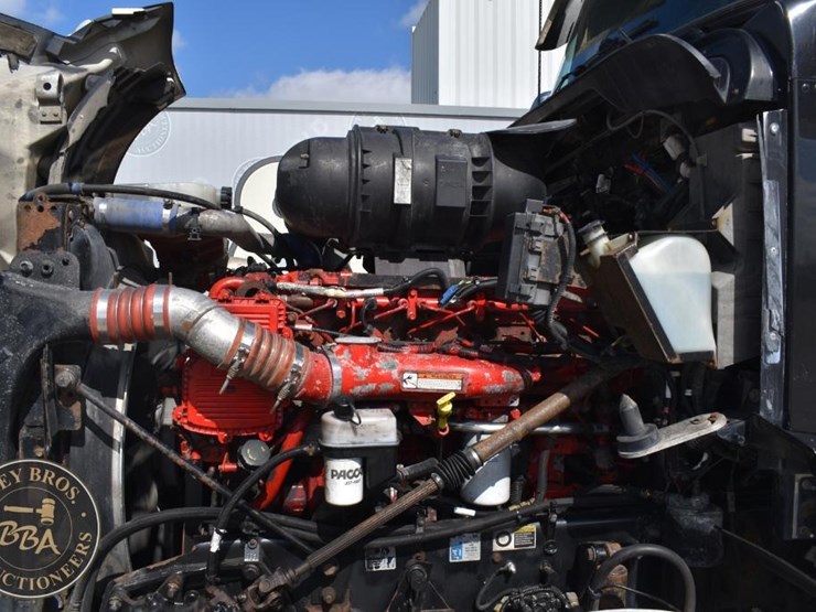 2013-kenworth-t660-image-25