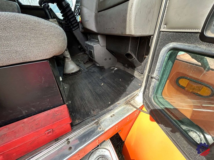 2005-kenworth-t300-image-87