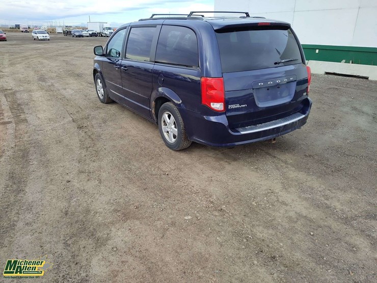 2012-dodge-grand-caravan-se-image-3