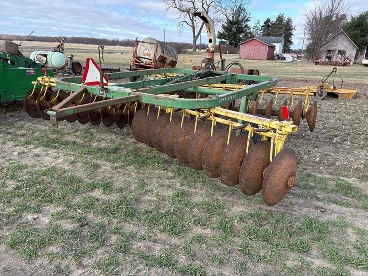 john-deere-210-image-4